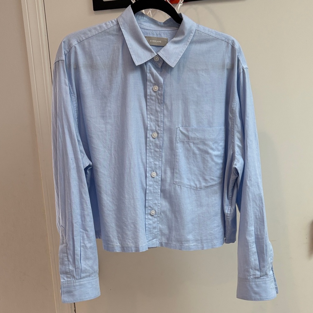 EVERLANE WAY SHORT SHIRT- Silky Cotton Chambray Blue